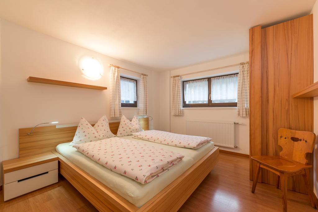 Apartamento Ottohof - Feldblick Colle Isarco Habitación foto